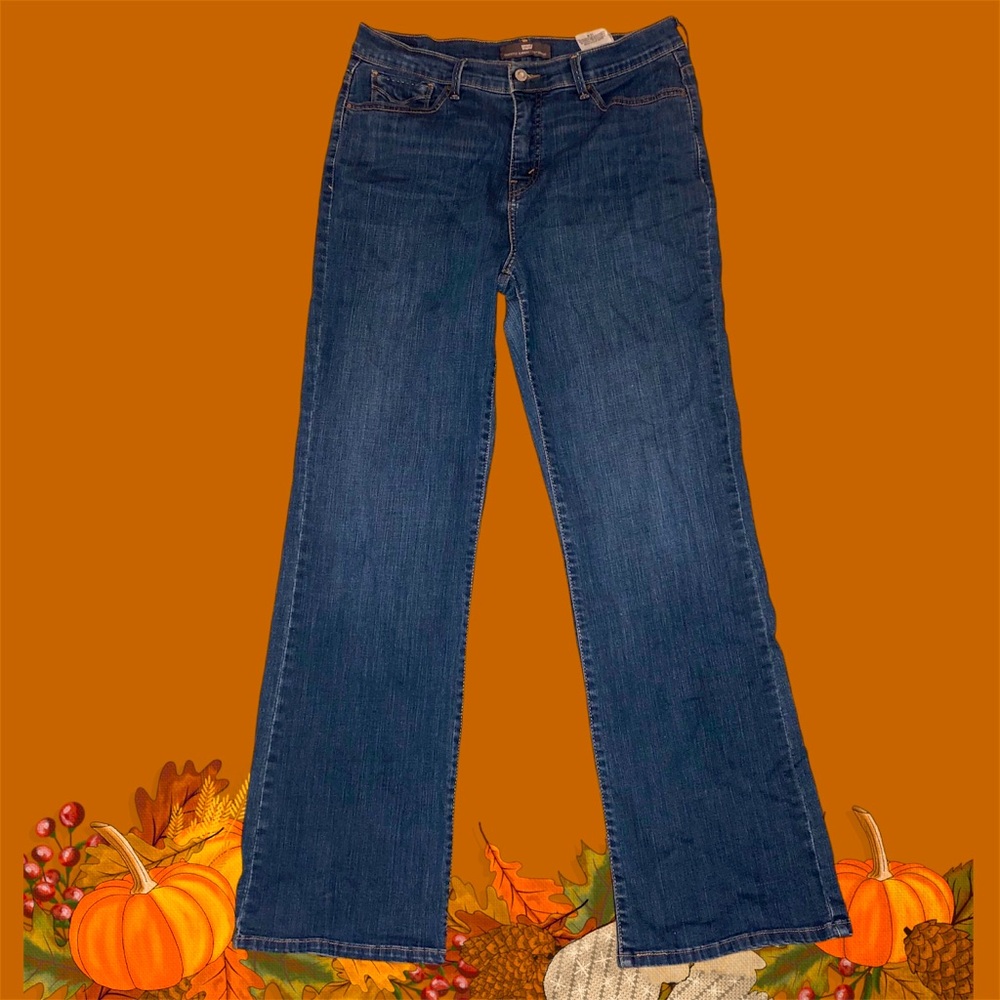 Levi's® Premium
NOUGHTIES BOOTCUT WOMEN'S JEANS